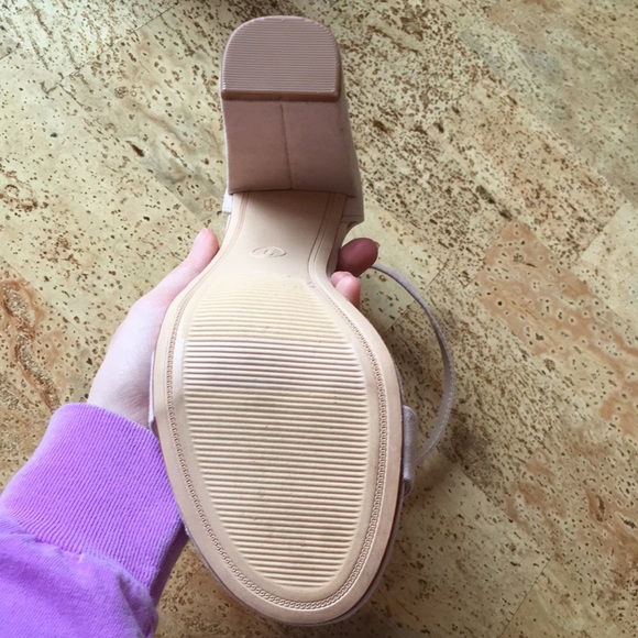 Blush pink heels - Picture 3 of 3